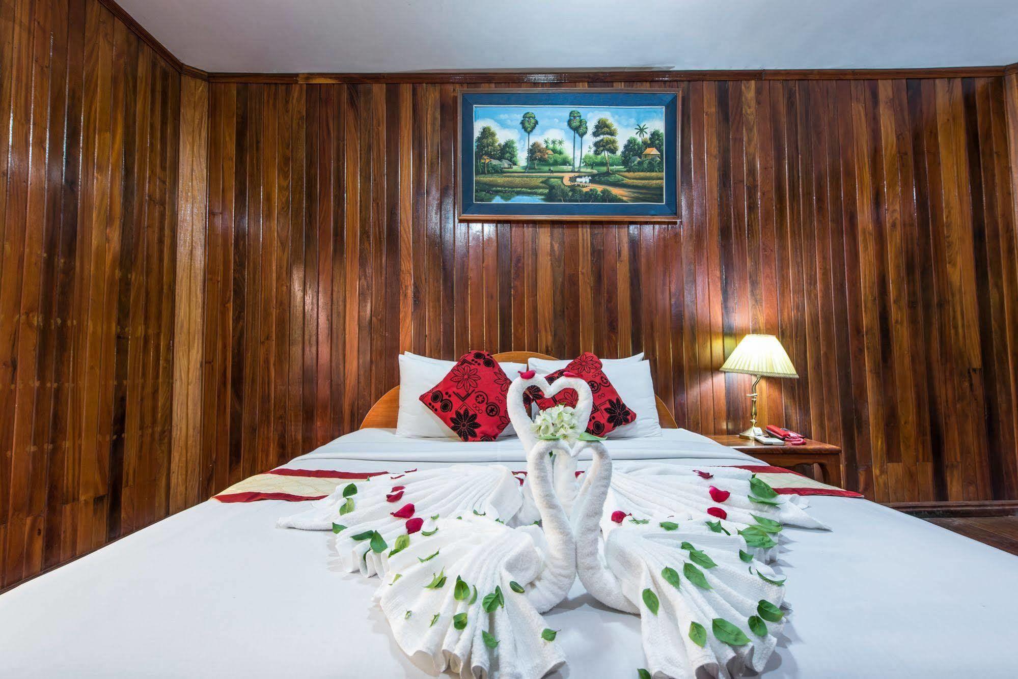 Neak Pean Hotel - Wooden House Siem Reap Exterior photo