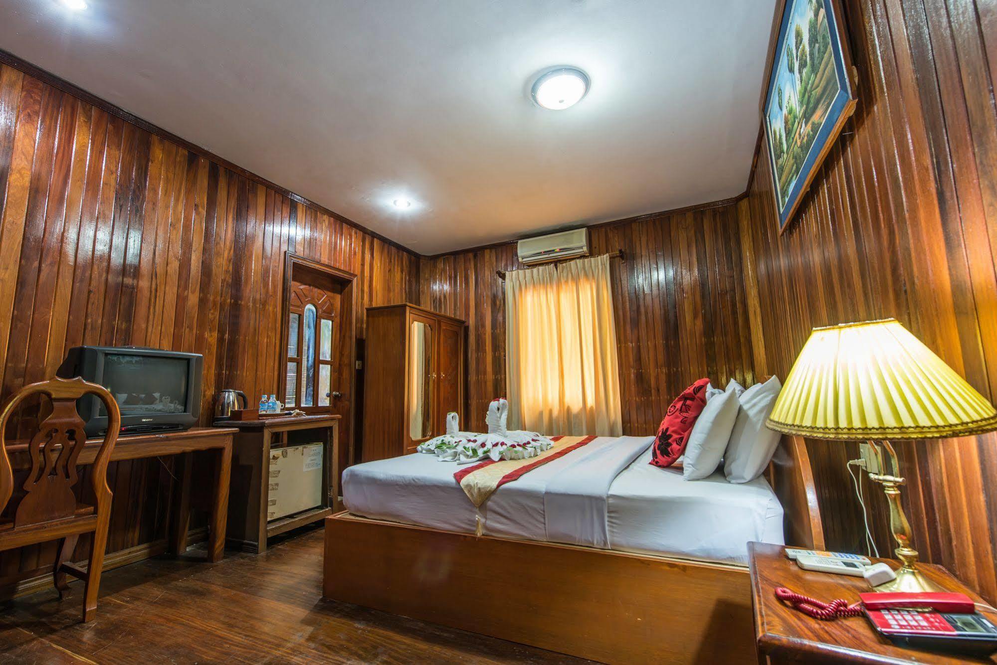 Neak Pean Hotel - Wooden House Siem Reap Exterior photo